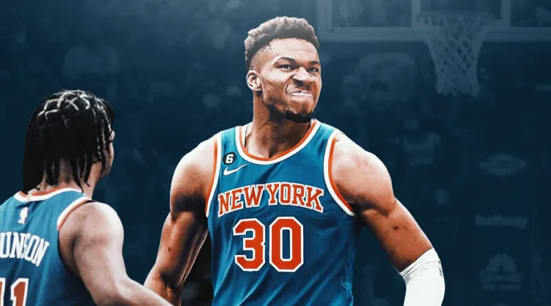 “Giannis Antetokounmpo staying with Milwaukee Bucks for 2025-26 season, delaying Knicks trade pursuit.”